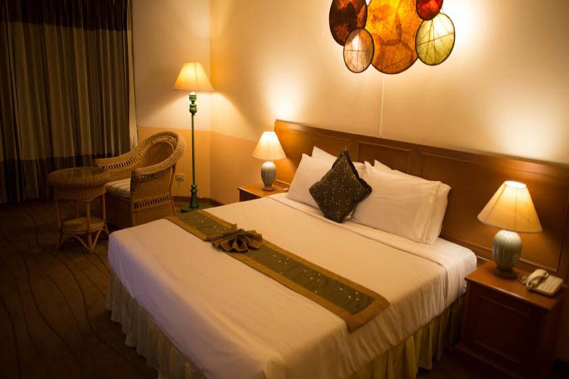 Phayao Gateway Hotel Exterior foto